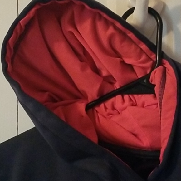 Under armour hoodie - Picture 4 of 7